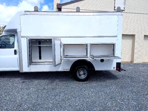Used 2022 Chevrolet Express 3500 w/ Power Convenience Package image 4