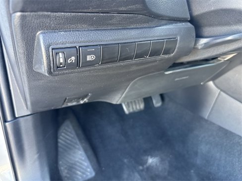 Used 2023 Toyota Corolla LE image 11