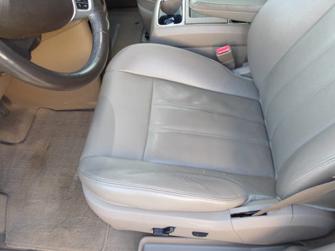 Used 2014 Chrysler Town & Country Touring w/ Driver Convenience Group image 20