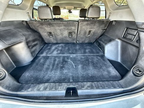 Used 2022 GMC Terrain SLT w/ Tech Package image 26