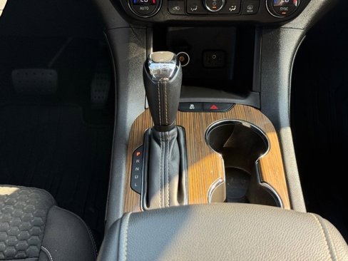 Used 2019 GMC Acadia SLE image 12