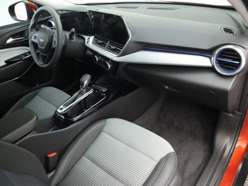 Used 2024 Chevrolet Trax LT image 17