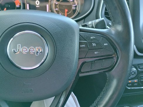Used 2020 Jeep Cherokee Latitude Plus image 26