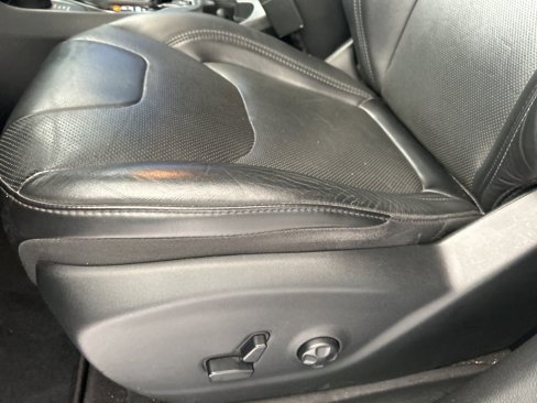 Used 2019 Jeep Cherokee Limited image 5
