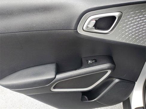 Used 2020 Kia Soul LX image 13