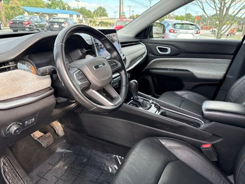 Used 2022 Jeep Compass Latitude image 9