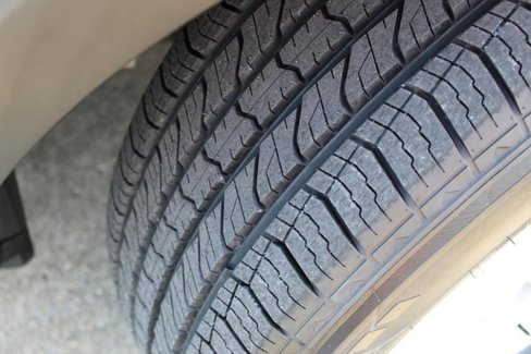 Used 2018 Ford Explorer XLT w/ Equipment Group 202A image 9