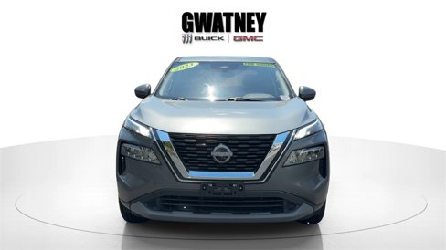 Used 2023 Nissan Rogue SV image 2