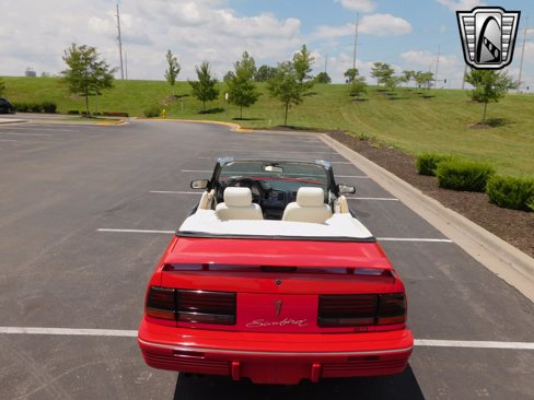 Used 1992 Pontiac Sunbird SE image 8