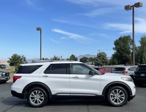 Used 2023 Ford Explorer Limited w/ Equipment Group 301A image 2