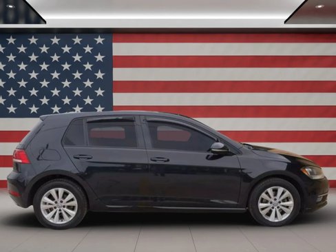 Used 2018 Volkswagen Golf SE image 6