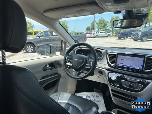 Used 2022 Chrysler Pacifica Touring-L image 49