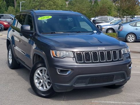 Used 2020 Jeep Grand Cherokee Laredo image 2