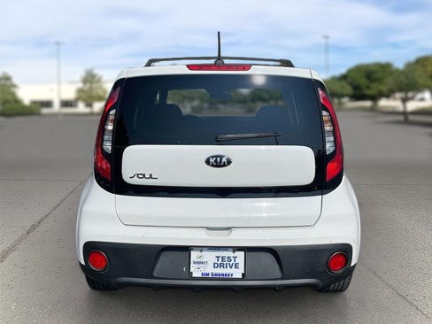 Certified 2017 Kia Soul image 4