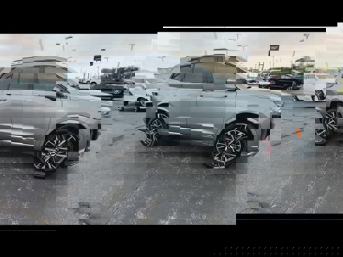 Used 2023 Cadillac XT6 Sport w/ Technology Package image 9