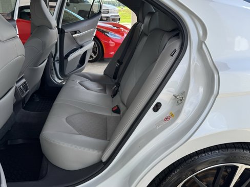 Used 2019 Toyota Camry XSE image 36