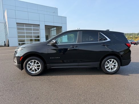 Used 2023 Chevrolet Equinox LT w/ Driver Convenience Package image 2