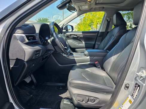 Used 2020 Toyota Highlander Limited image 10