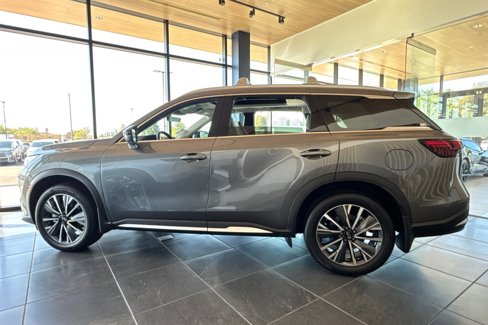 New 2026 INFINITI QX60 Luxe image 2