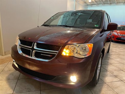 Used 2019 Dodge Grand Caravan SXT image 41