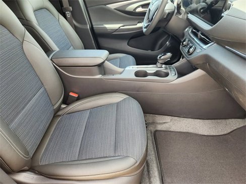 New 2025 Buick Envista Preferred w/ Advanced Safety Package image 11
