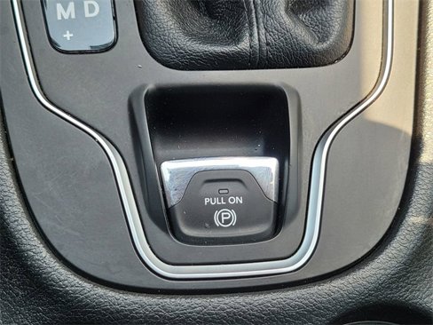 Used 2019 Jeep Cherokee Latitude w/ Popular Appearance Group image 43
