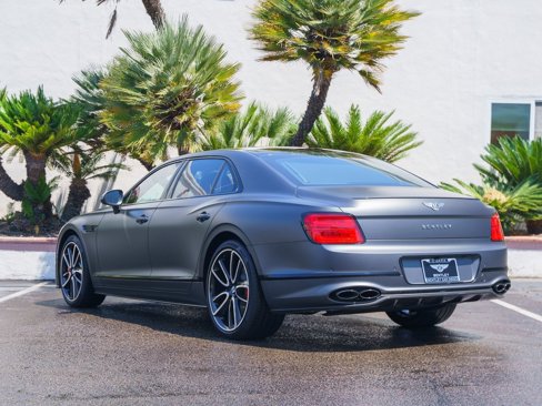 Used 2024 Bentley Flying Spur V8 image 34