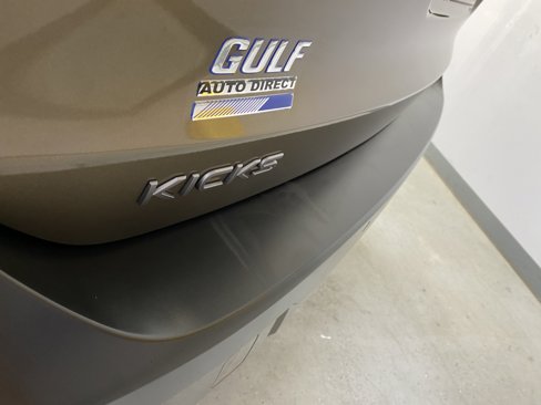 Used 2025 Nissan Kicks SR image 17
