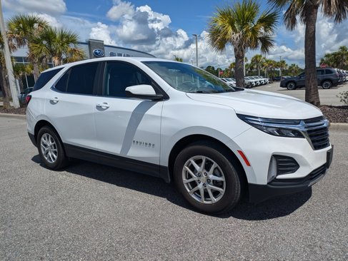 Used 2022 Chevrolet Equinox LT image 2