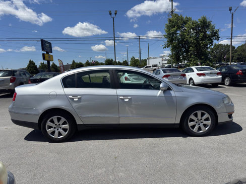 Used 2008 Volkswagen Passat 2.0T image 4