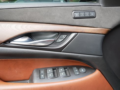 Used 2020 Cadillac Escalade ESV Premium Luxury image 9
