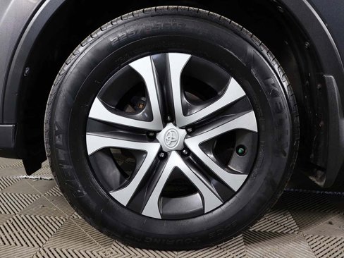 Used 2017 Toyota RAV4 LE image 16