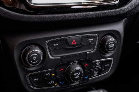Used 2018 Jeep Compass Limited w/ Navigation Group image 33