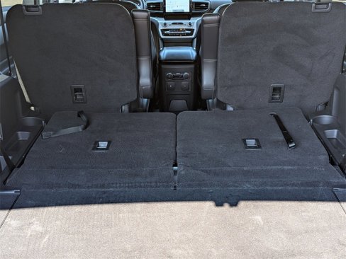 Used 2022 Ford Explorer XLT w/ Equipment Group 202A image 29