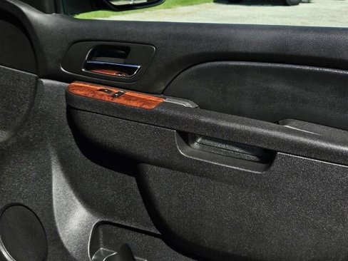 Used 2013 Chevrolet Suburban LS image 14