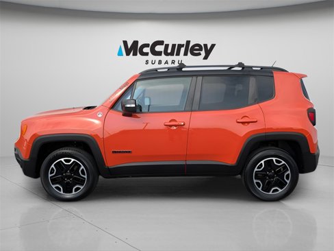 Used 2016 Jeep Renegade Trailhawk image 2
