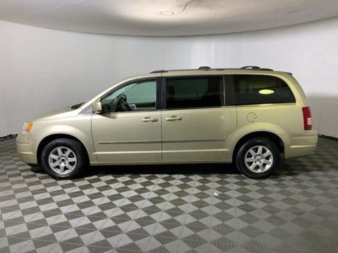 Used 2010 Chrysler Town & Country Touring w/ Family Value Group image 12