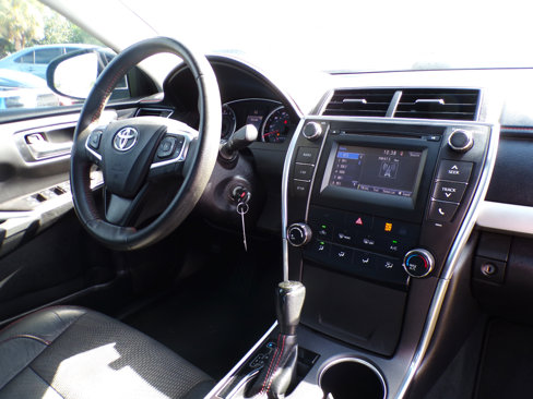 Used 2017 Toyota Camry SE image 21