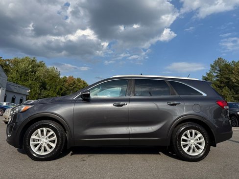 Used 2017 Kia Sorento LX image 2