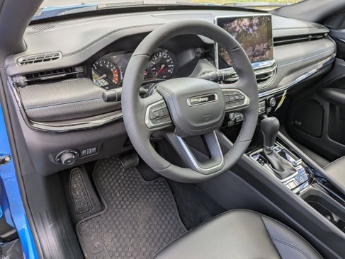 New 2025 Jeep Compass Latitude w/ Sun and Sound Group image 10