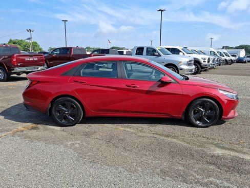 Used 2022 Hyundai Elantra SEL image 13