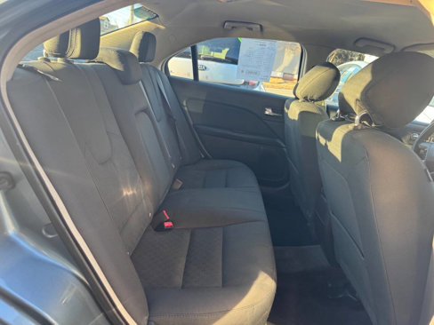 Used 2012 Ford Fusion SE image 16