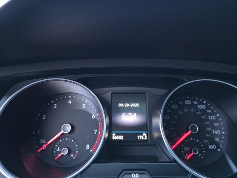 Used 2018 Volkswagen Tiguan SEL image 71