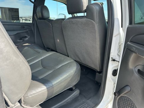 Used 2004 GMC Sierra 2500 SLE w/ Heavy-Duty Power Package image 21