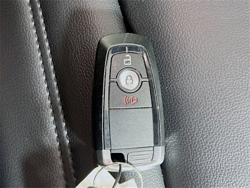Used 2024 Ford Edge SEL image 33