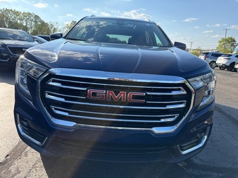 Certified 2022 GMC Terrain SLT w/ Infotainment Package II image 2