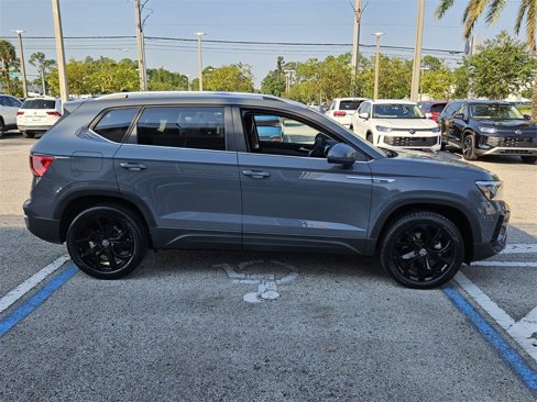 Used 2022 Volkswagen Taos SE w/ IQ.Drive SE Package image 17