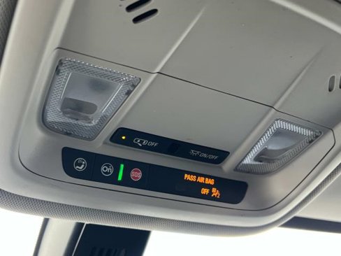Used 2021 Chevrolet Traverse LS image 27