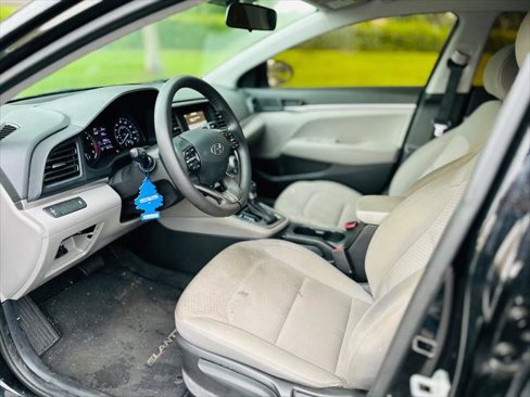 Used 2019 Hyundai Elantra SE image 12