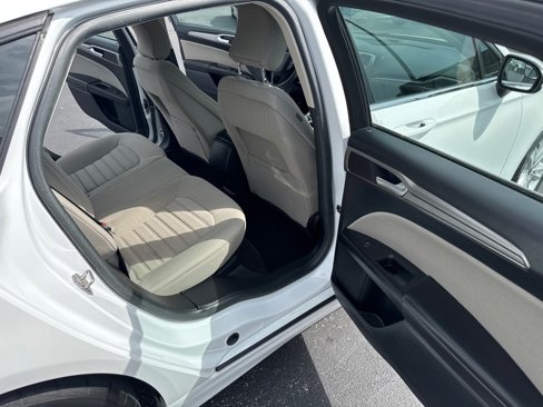 Used 2018 Ford Fusion S image 12